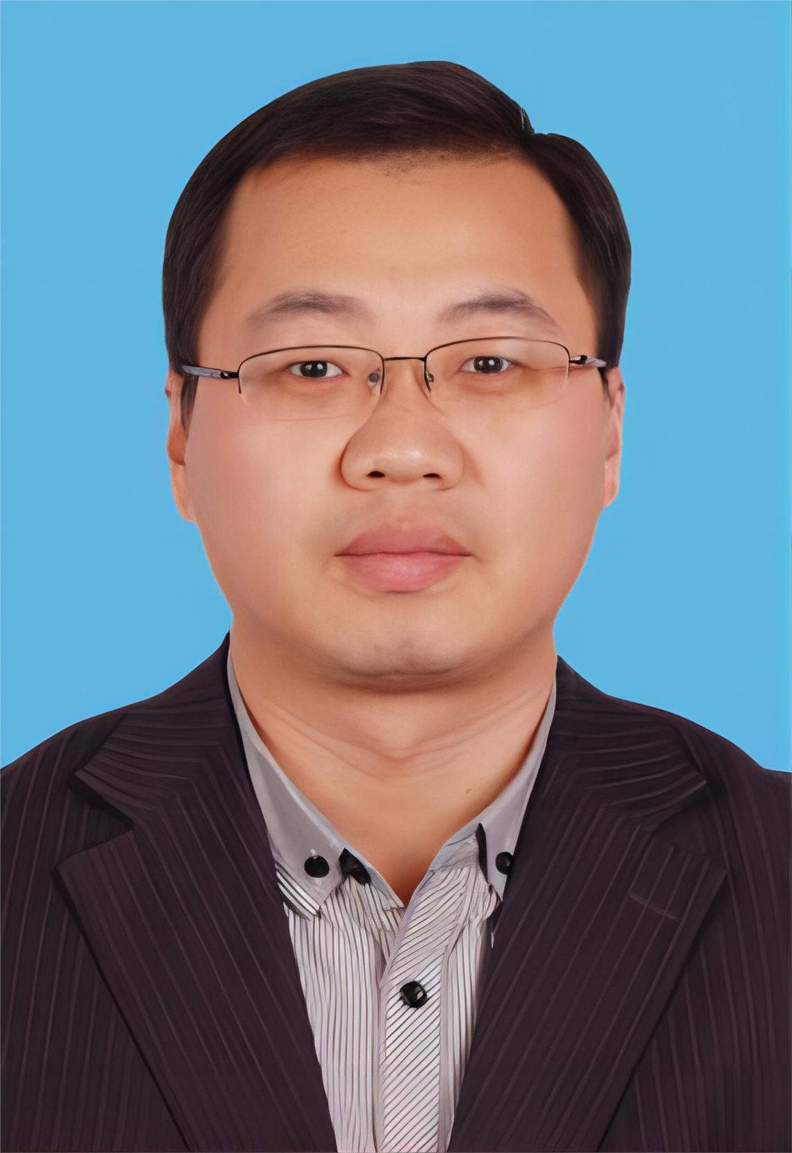 张自坤 