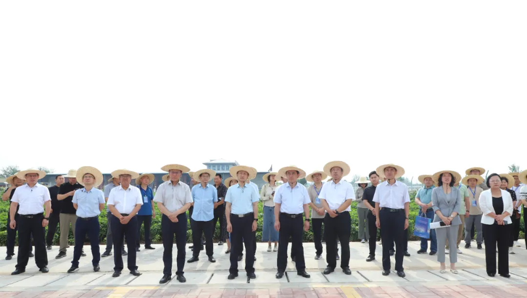 黄河流域棉花生产过程监测质量提升试点研讨活动在我县举办并到京信集团参观调研