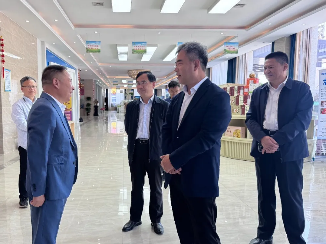 市人大常委会调研组莅临京信集团调研指导工作
